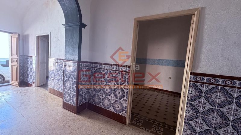 Foto 74fb0d0b-42f9-450d-88be-7bd9318213e7. Casa a Almendralejo