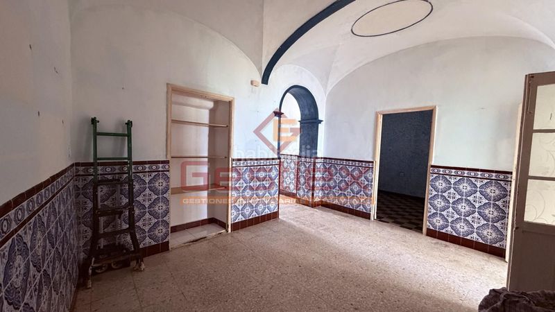 Foto cb076286-b2d8-4f25-9425-945773eb8bf2. Casa a Almendralejo