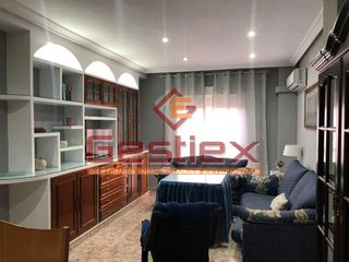Miete Etagenwohnung in Almendralejo. En alquiler piso proximo ctra santa marta