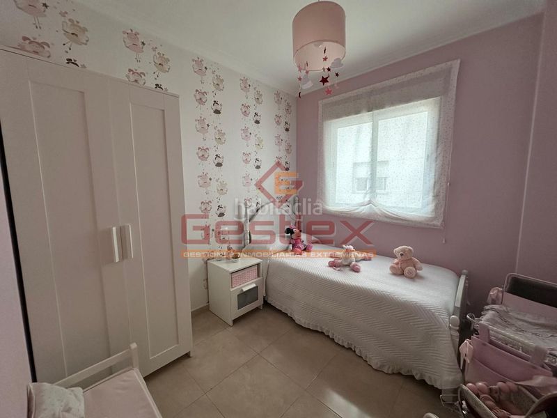 Foto cc4be571-899c-442e-9ec5-404d25089d77. Pis amb aparcament a Almendralejo