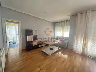 Etagenwohnung in Almendralejo. En venta amplio piso en zona calle real