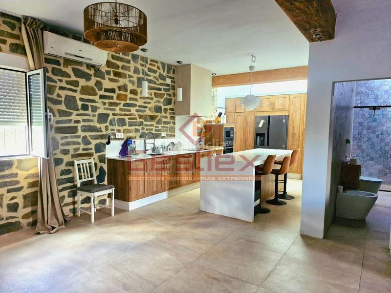 Foto ac23e001-6659-4d82-966a-1e7abd14ef6e. Casa a Almendralejo