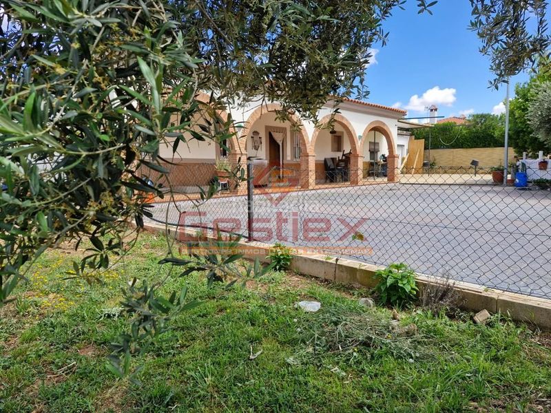 Foto bf164f5a-0f7c-43a7-a346-60a5aa4647a4. Casa a Almendralejo