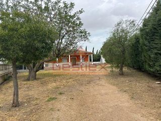 Casa a Almendralejo. En venta chalet rústico en tiza