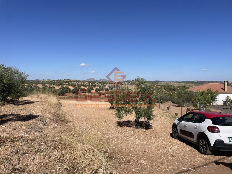 Foto 58739d2a-c0e0-4019-8155-8fd7d04b5fc1. Finca rústica a Alange