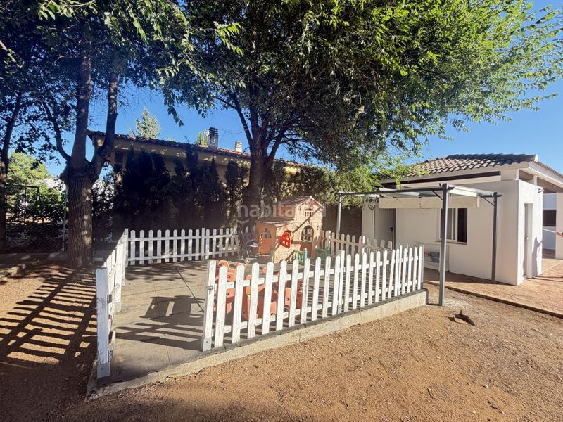 Foto bd3d1e5a-d6dd-43e1-8a6c-e5f9812eadba. Casa a Almendralejo
