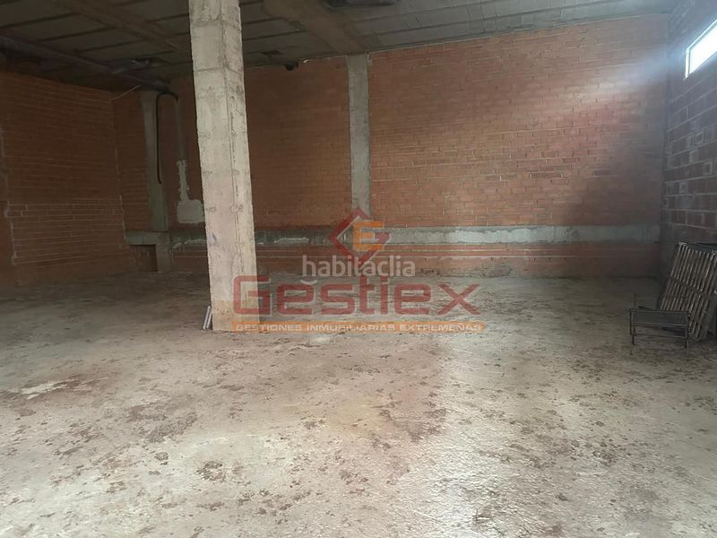 Foto 458a9516-f88d-4a02-8e5c-285b7d4a4b14. Local comercial a Almendralejo