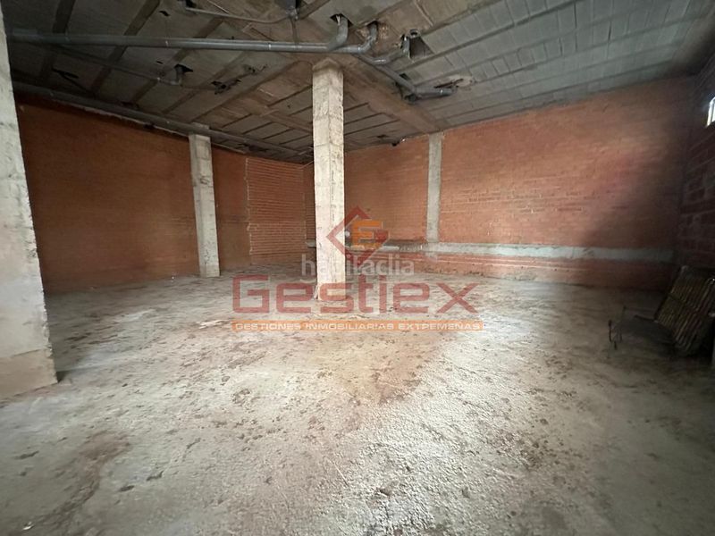 Foto d2222208-d55a-43d5-8911-a895e6c25319. Local comercial a Almendralejo
