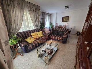 Pis a Almendralejo. Amplio piso en venta en zona carretera de santa marta!