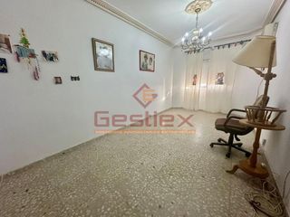 Appartamento in Almendralejo. Amplio piso en venta en zona del espolón