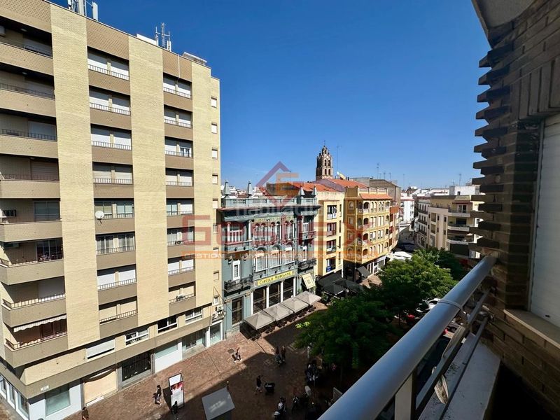 Foto aee677bf-0c2a-4d42-bd0e-23e61bfbd8f9. Pis a Almendralejo