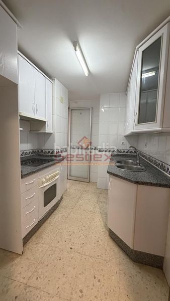 Foto 57eb2b6d-7728-4a0e-9a53-89ff2a0d0b5c. Pis a Almendralejo