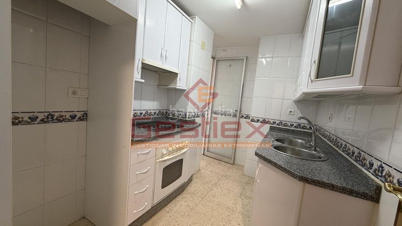 Foto 84c30097-a55f-4580-97a1-d4c268dac2e1. Pis a Almendralejo