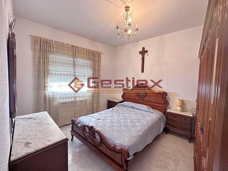 Foto 3785f122-a5ab-4b47-adfb-a60dce78fed4. Casa se vende vivienda acogedora en dos plantas en zona santiago en Almendralejo