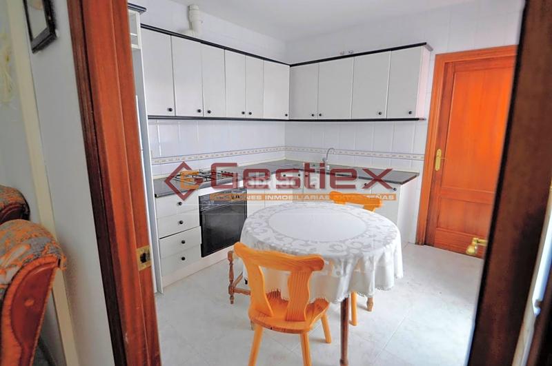 Foto 3b8751de-094b-4d78-842c-7bca47c35fc0. Casa se vende vivienda acogedora en dos plantas en zona santiago en Almendralejo