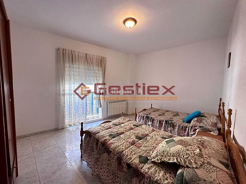 Foto bfdcf8b0-5185-4514-bd08-2f91d65fe4e0. Casa se vende vivienda acogedora en dos plantas en zona santiago en Almendralejo