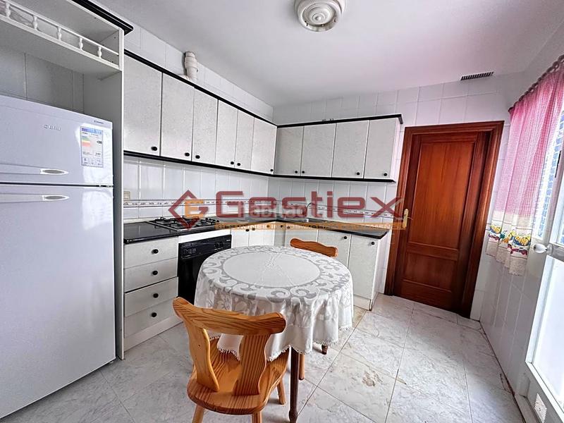 Foto cf6bcff5-9c73-4965-8dab-a039285d6161. Casa se vende vivienda acogedora en dos plantas en zona santiago en Almendralejo