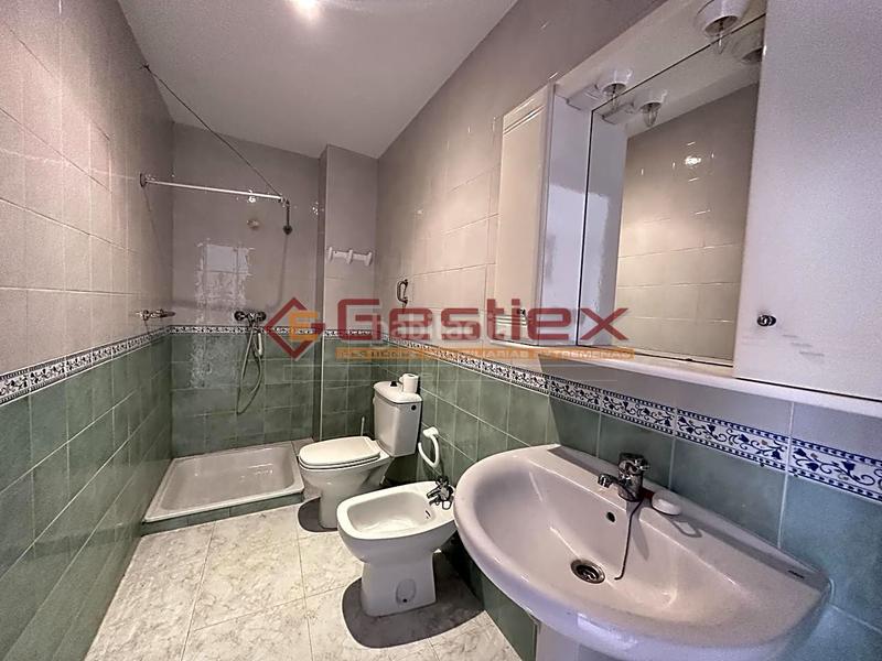 Foto daa6e2da-8723-43fa-8b5a-db2fa36a08c6. Casa se vende vivienda acogedora en dos plantas en zona santiago en Almendralejo