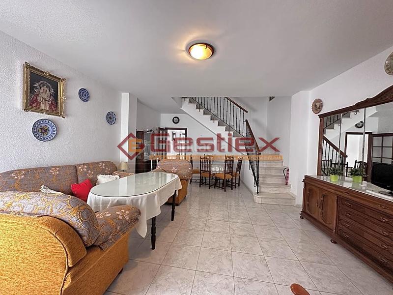 Foto f1fffa59-0cd8-4e03-b1c0-abe7f72ad1c5. Casa se vende vivienda acogedora en dos plantas en zona santiago en Almendralejo
