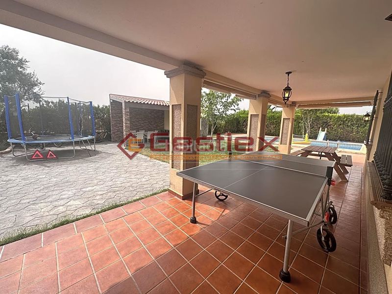Foto 37ac2a49-a426-4545-a7da-d0f739acacb4. Casa amb piscina a Almendralejo