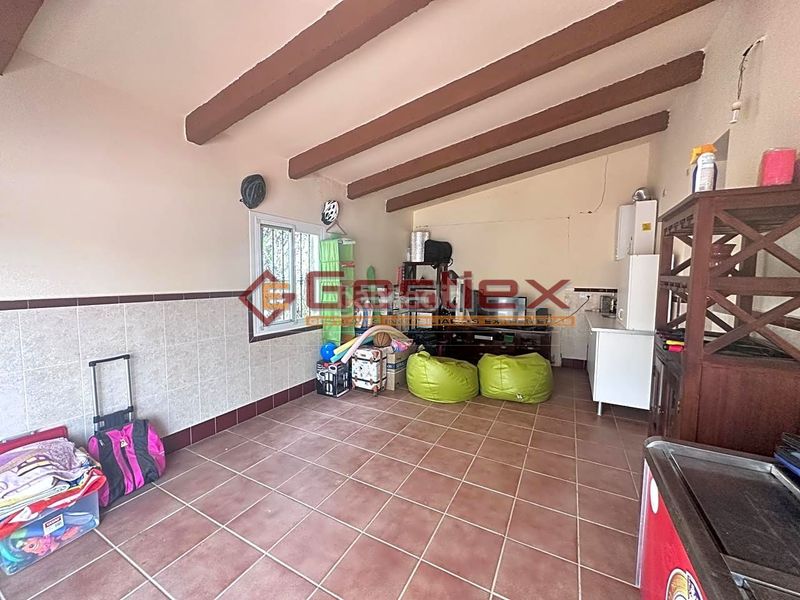 Foto ab40f673-11eb-4cfb-b74a-c4ce4d0e30f3. Casa amb piscina a Almendralejo
