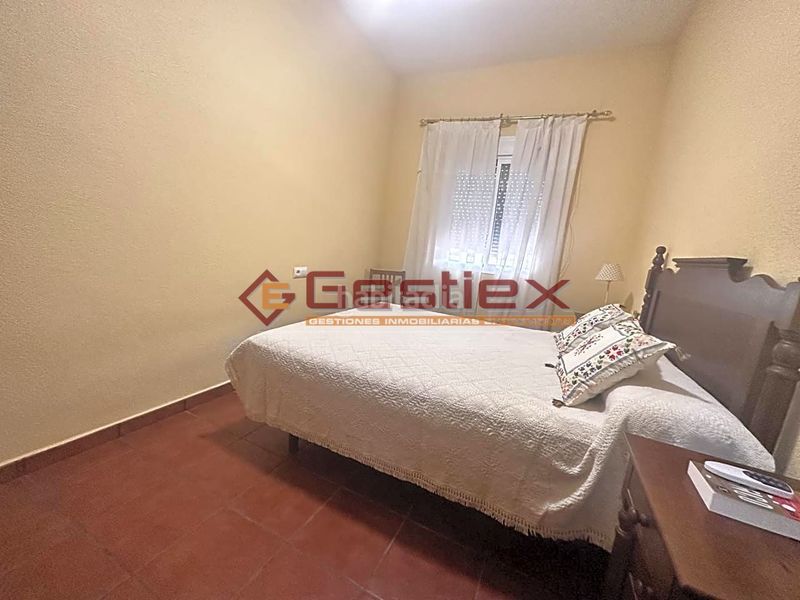 Foto adb03de8-f520-4bca-b8fa-6306836de980. Casa amb piscina a Almendralejo