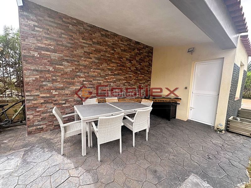 Foto b10c515f-9160-494f-bbf2-6128c3b79707. Casa amb piscina a Almendralejo