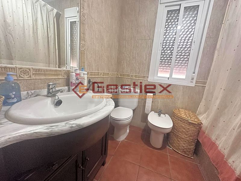 Foto b7f5d009-28c2-46ee-a66c-d96f8f7e191c. Casa amb piscina a Almendralejo