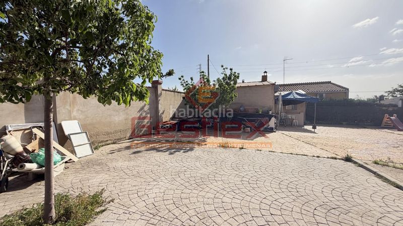 Foto 0060c929-d7e5-40c0-b153-4f043fea419a. Casa a Almendralejo