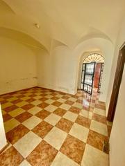 Casa  Palomas. En venta casa por la zona de mercado antigua