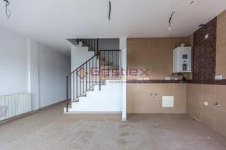 Appartement à Almendralejo. Este piso a reformar se encuentra en almendralejo, badajoz, fáci