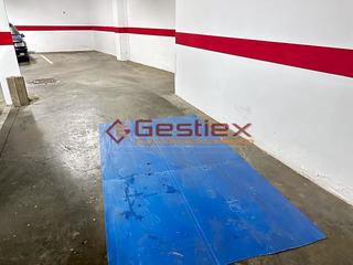 Aparcament cotxe a Almendralejo. En venta plaza de garaje y trastero en zona plaza de abastos ant