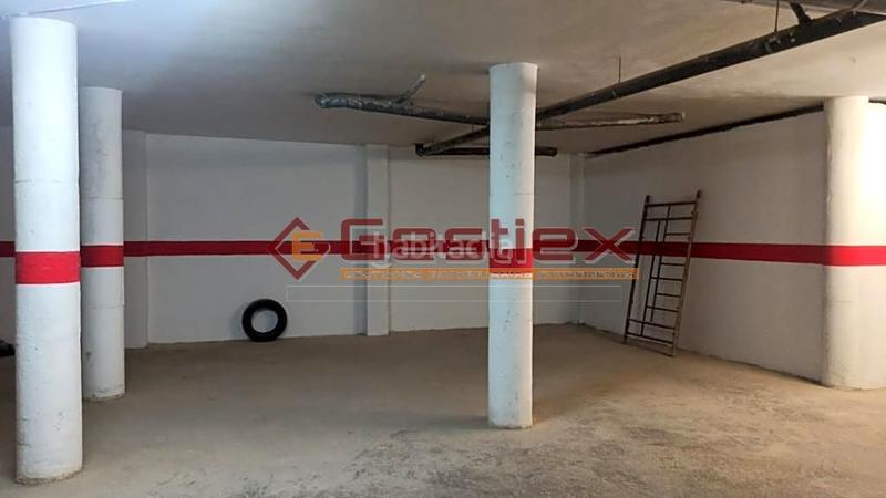 Foto ce3d6071-e759-4bb0-996d-aa26c85dc80a. Aparcament cotxe a Almendralejo