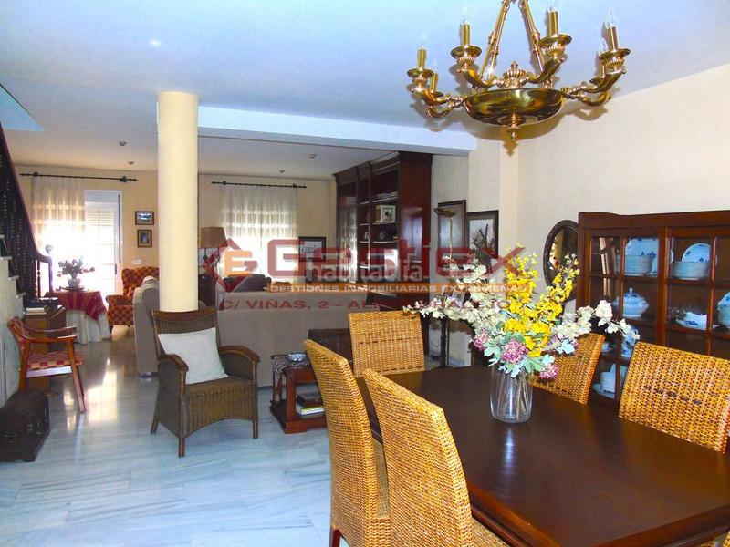 Foto 06e77b22-2cb5-499e-a07b-092a565683bf. Casa adossada amb calefacció aparcament piscina a Almendralejo