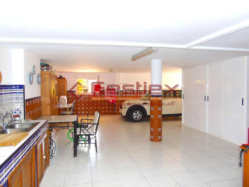 Foto 3af0fade-7ac1-4b91-b59d-0d43eeadb3ad. Casa adossada amb calefacció aparcament piscina a Almendralejo