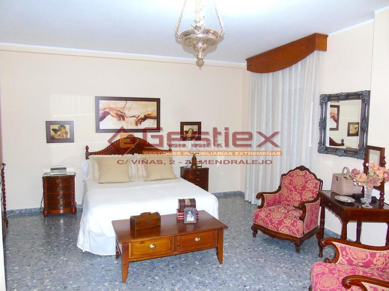 Foto 6e4ff9d6-d729-4e55-9568-9edb5ccff702. Casa adossada amb calefacció aparcament piscina a Almendralejo