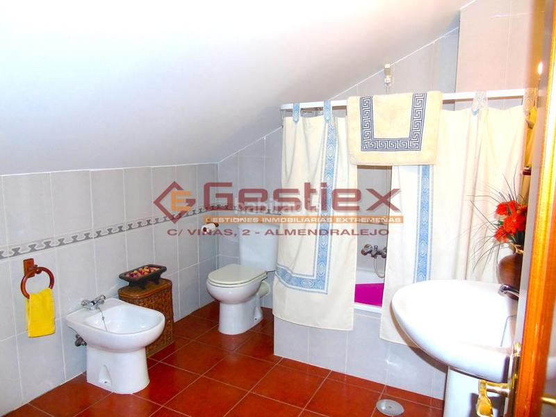 Foto e33d76a3-adf6-4ca0-abf0-204a649ede73. Casa adossada amb calefacció aparcament piscina a Almendralejo