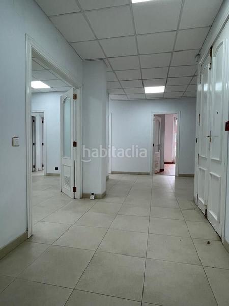 Foto 39cdf7b5-e836-4669-a832-2ce2bbf47a30. Rent office space in calle de santander 3 in Casco Antiguo Burgos