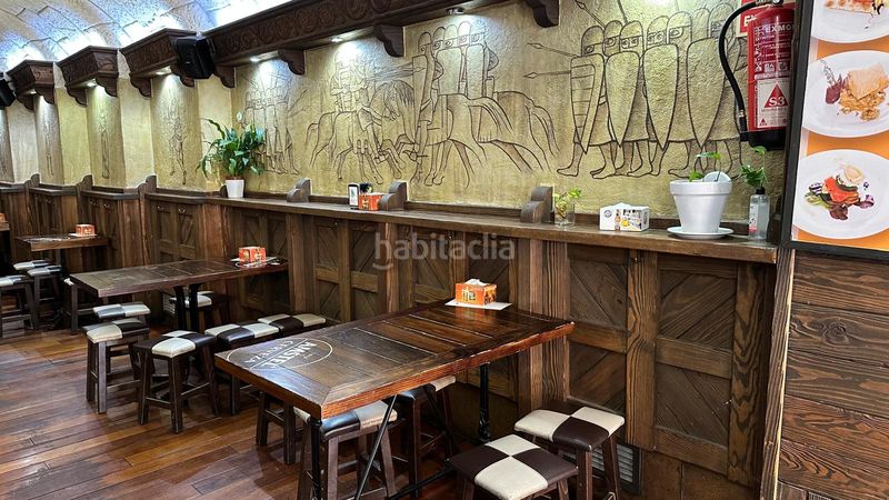 Foto ff36eee3-4d4a-4191-b925-04e0b026a99f. Traspàs local comercial a calle arco del pilar 10 a Burgos