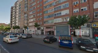 Geschäftsraum in Carretera de poza 16. Local de grandes dimensiones en ctra poza