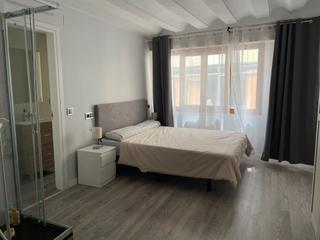 Piso  Travesia del mercado 1. Junto a la plaza mayor de burgos este apartamento con dos baños.