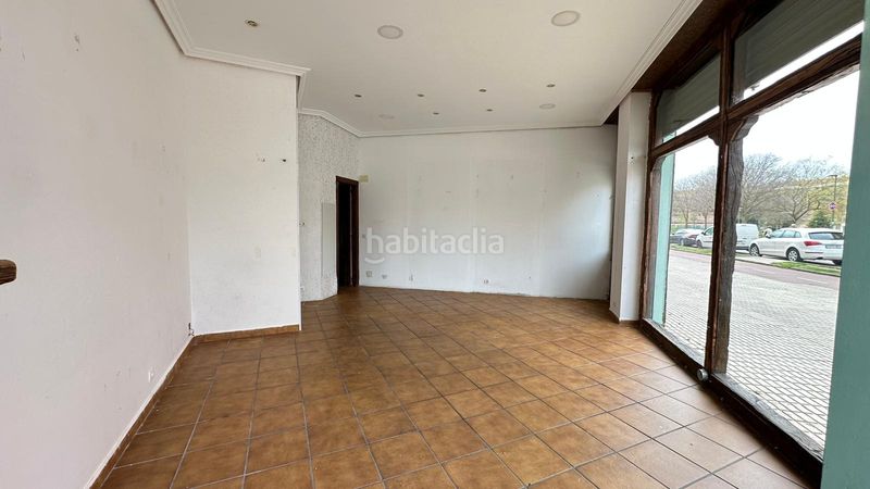 Foto f2da1ea0-9a42-47b0-8e47-341078631945. Local comercial a Illera Burgos