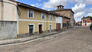 Masia  Plaza san isidro. Casa de pueblo en melgar de fernamental
