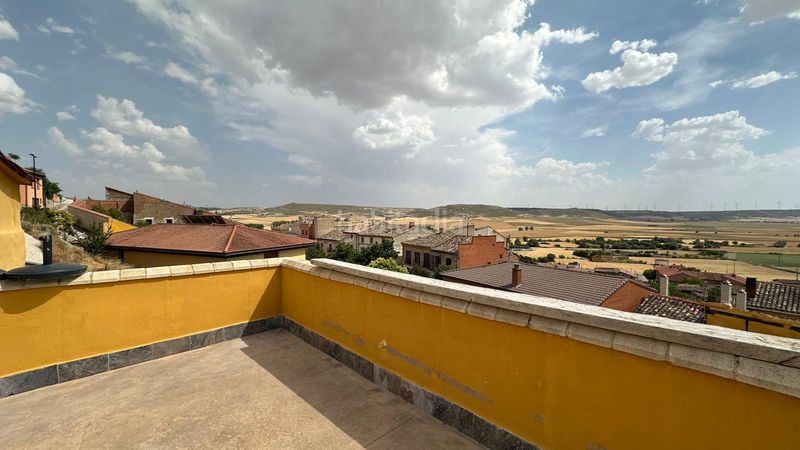 Foto 5692af62-2a20-4e4e-a8d4-df433a1f46a5. Casa amb xemeneia calefacció aparcament a Castrojeriz