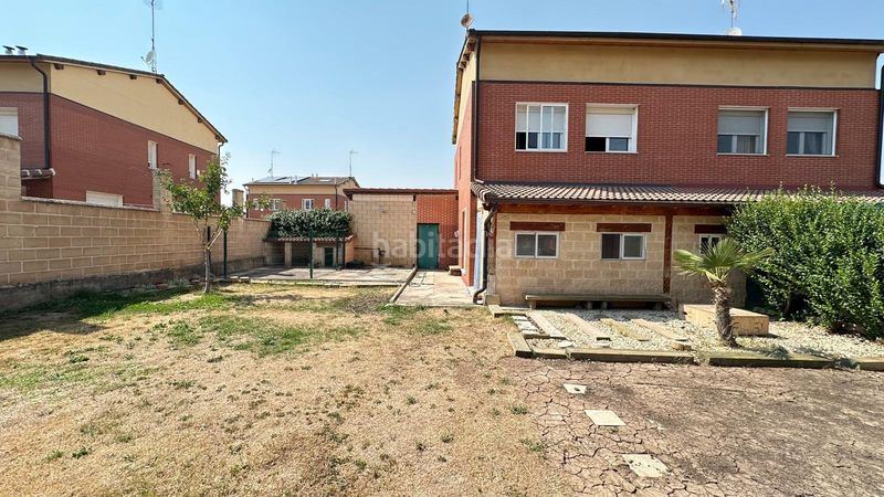 Foto 50d5e28d-ddce-4fdc-bf23-2d7d4b5e1ab7. Casa aparellada amb calefacció aparcament a Revillarruz