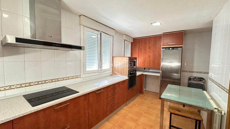 Foto b97d921b-4c1e-405a-b8df-564c79ae74e7. Casa aparellada amb calefacció aparcament a Revillarruz
