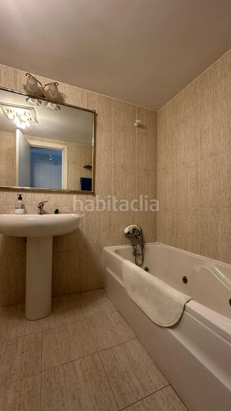 Foto 07104b9c-37ff-483d-84b5-517a7143ebae. Casa aparellada amb xemeneia calefacció aparcament a Burgos