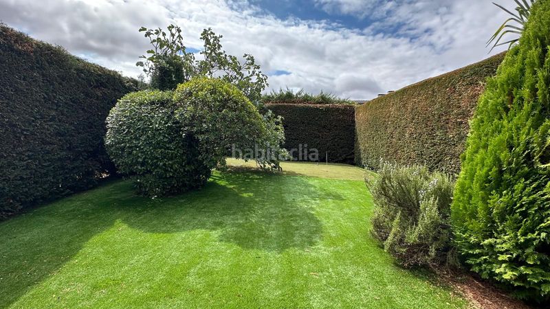 Foto 422fd139-9552-4b20-8359-d96fe47a937d. Casa aparellada amb xemeneia calefacció aparcament a Burgos