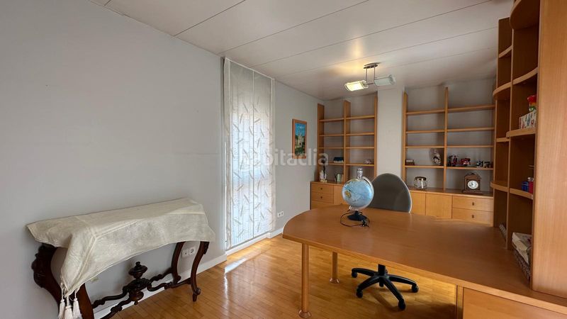 Foto 5a96f5f8-a926-45f8-af98-424a99be789c. Casa aparellada amb xemeneia calefacció aparcament a Burgos