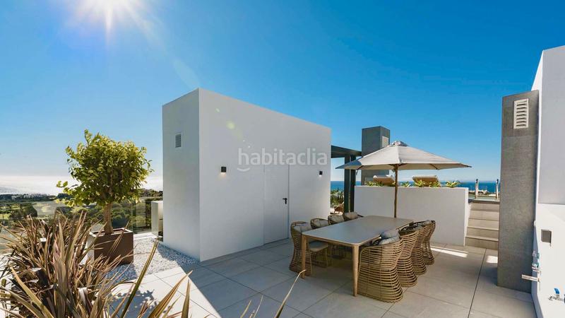 Foto e6a676fd-d35f-47a0-a2e0-3fd059c01b2c. Casa adosada en Río Real Marbella